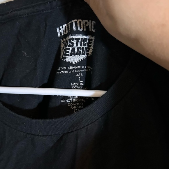 Hot Topic Black Justice league Tee - Picture 2 of 3